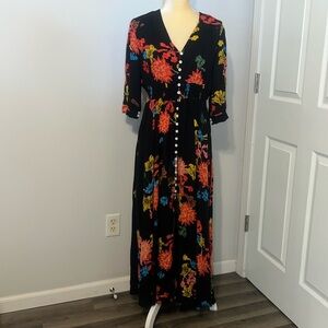 Black Floral, Button Down, Elastic Waist, 3/4 Sleeve Size XL